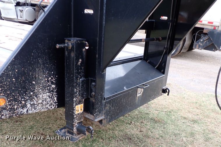 image for item DI5787 2019 Big Tex 22GN-35BK-5MR  equipment trailer
