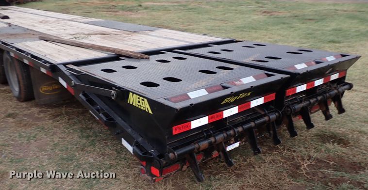 image for item DI5787 2019 Big Tex 22GN-35BK-5MR  equipment trailer