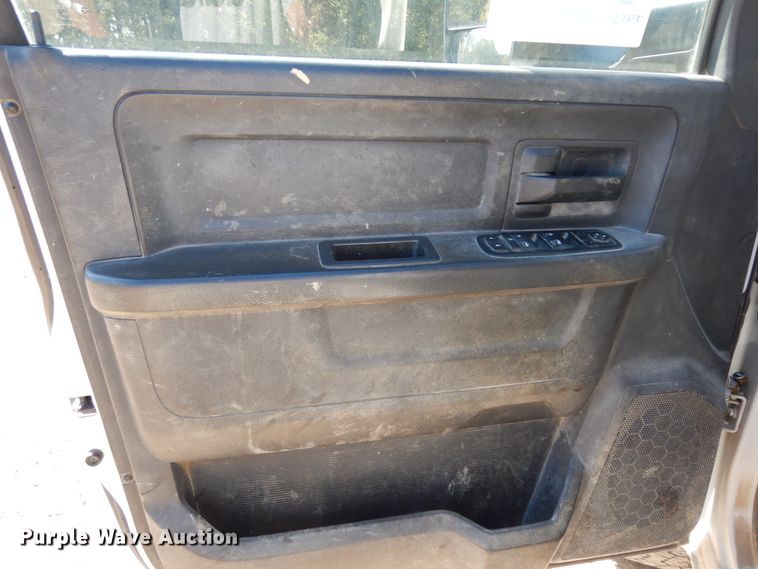 image for item DI8524 2012 Dodge Ram 2500 ST  Crew Cab pickup truck