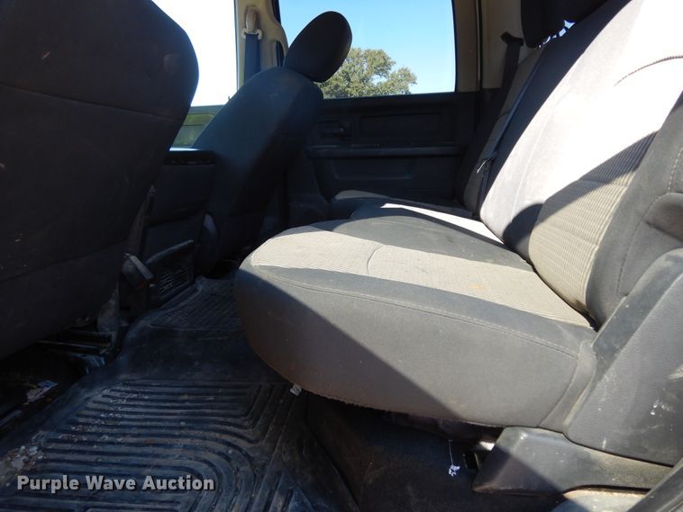 image for item DI8524 2012 Dodge Ram 2500 ST  Crew Cab pickup truck