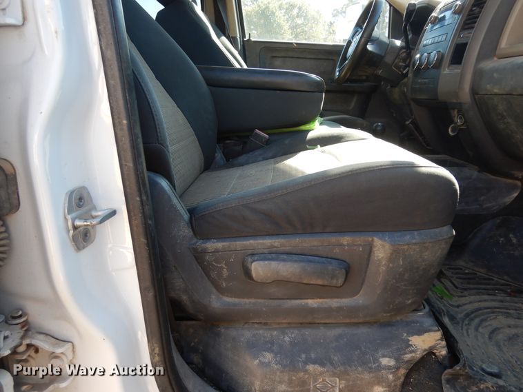 image for item DI8524 2012 Dodge Ram 2500 ST  Crew Cab pickup truck