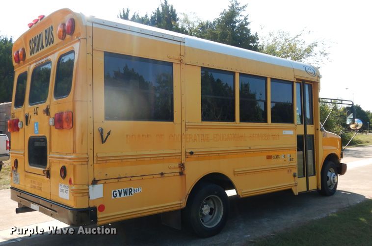 image for item DJ7438 2004 Chevrolet Express G3500  school bus