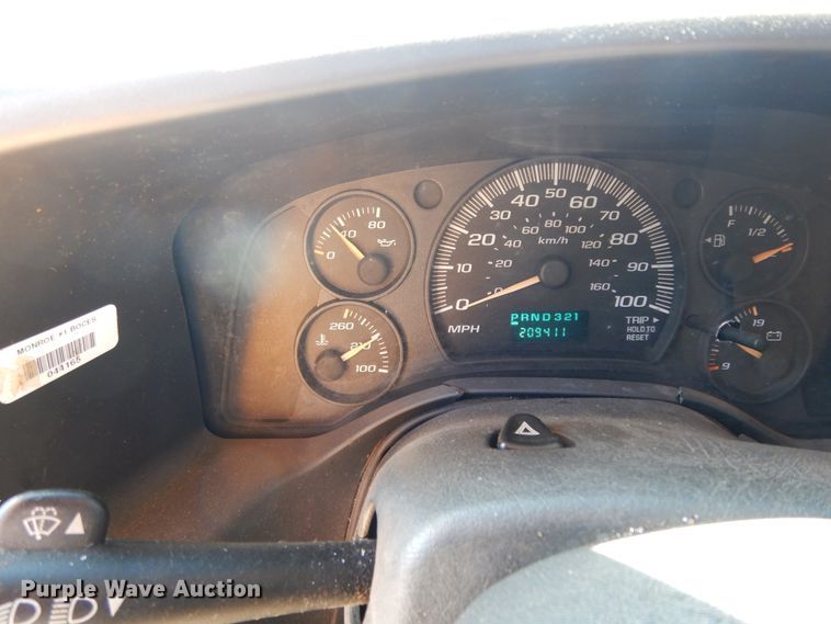 image for item DJ7438 2004 Chevrolet Express G3500  school bus