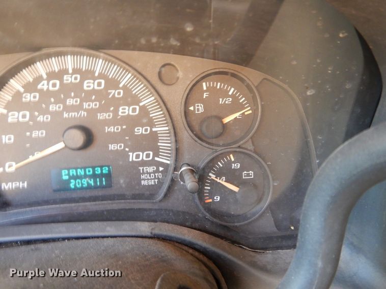 image for item DJ7438 2004 Chevrolet Express G3500  school bus