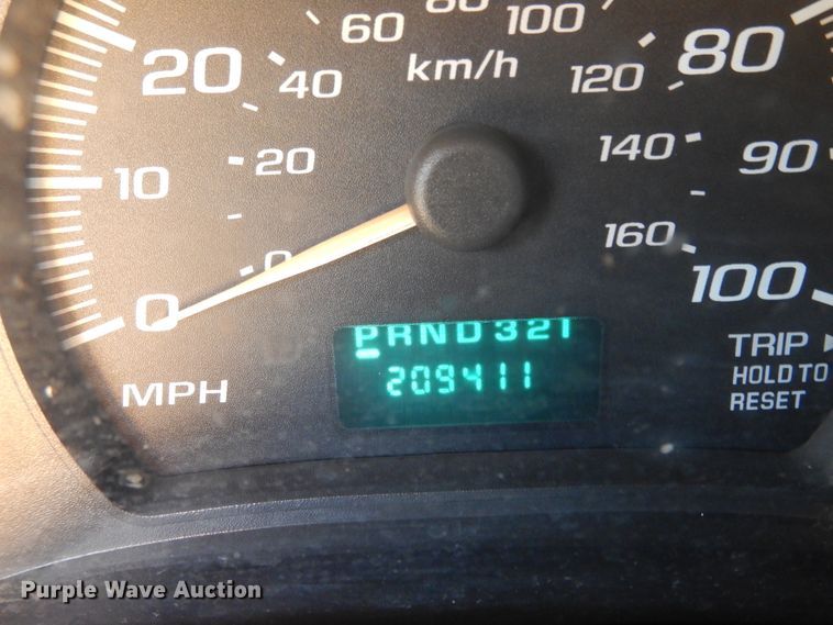 image for item DJ7438 2004 Chevrolet Express G3500  school bus