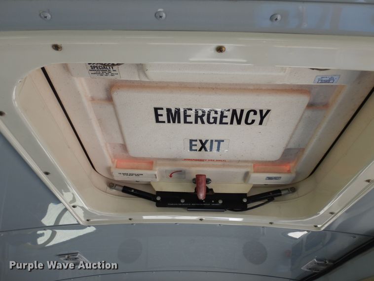 image for item DJ7438 2004 Chevrolet Express G3500  school bus