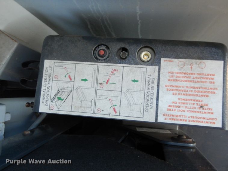 image for item DJ7438 2004 Chevrolet Express G3500  school bus