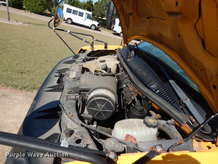 image for item DJ7438 2004 Chevrolet Express G3500  school bus