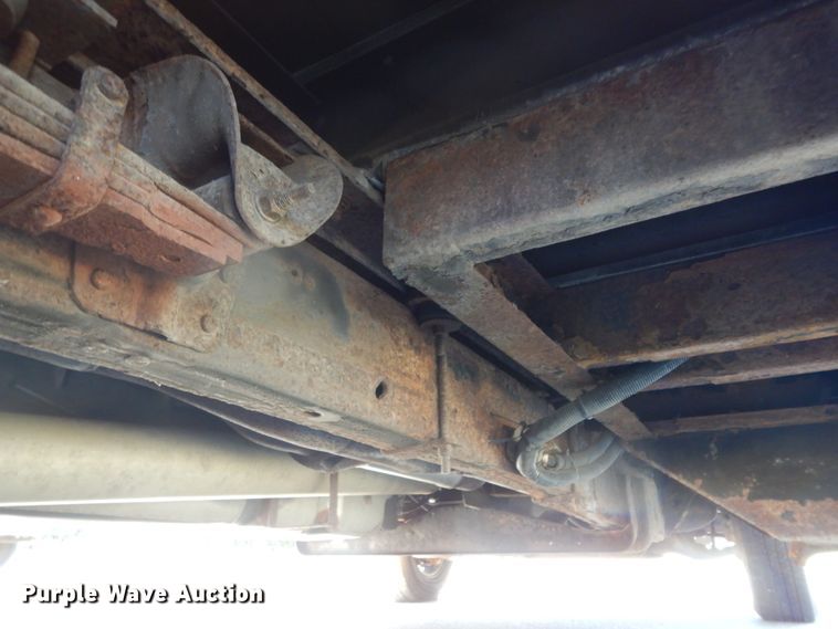 image for item DJ7438 2004 Chevrolet Express G3500  school bus