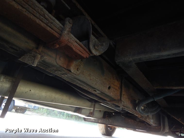 image for item DJ7438 2004 Chevrolet Express G3500  school bus