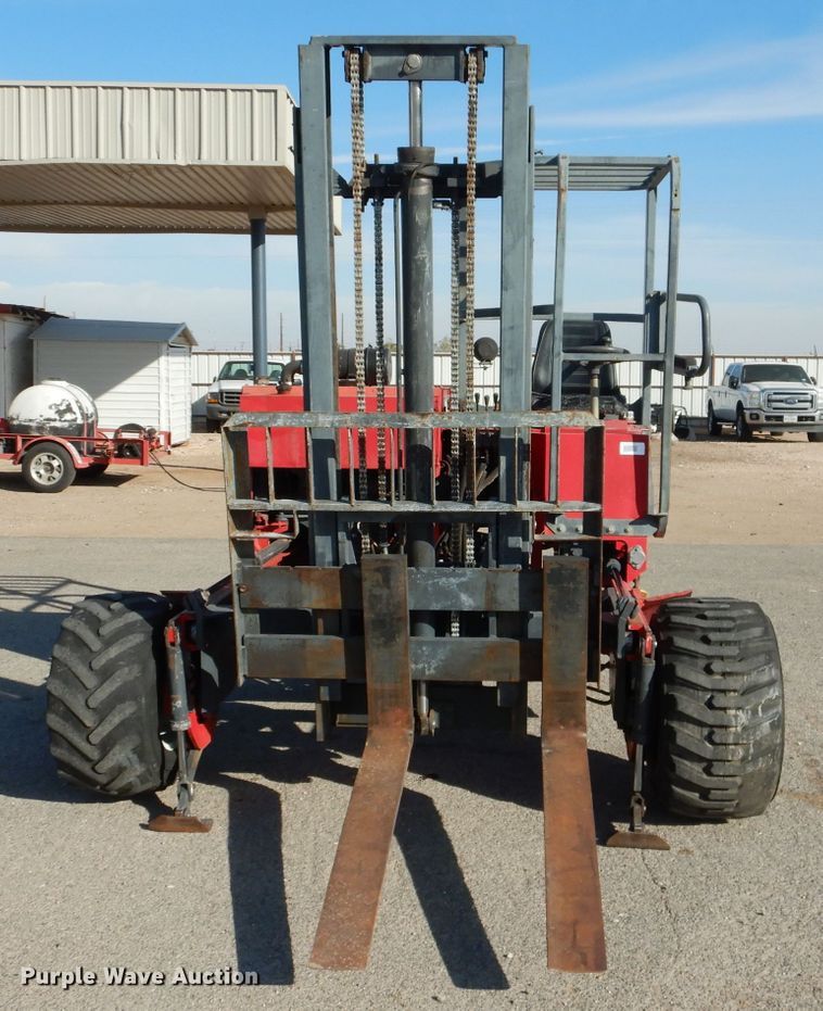 image for item DJ8884 2000 Moffett M5000  forklift