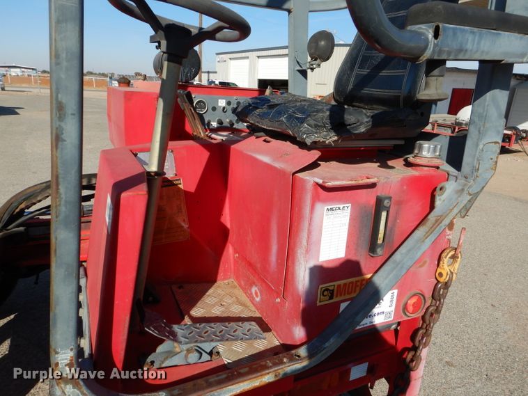 image for item DJ8884 2000 Moffett M5000  forklift