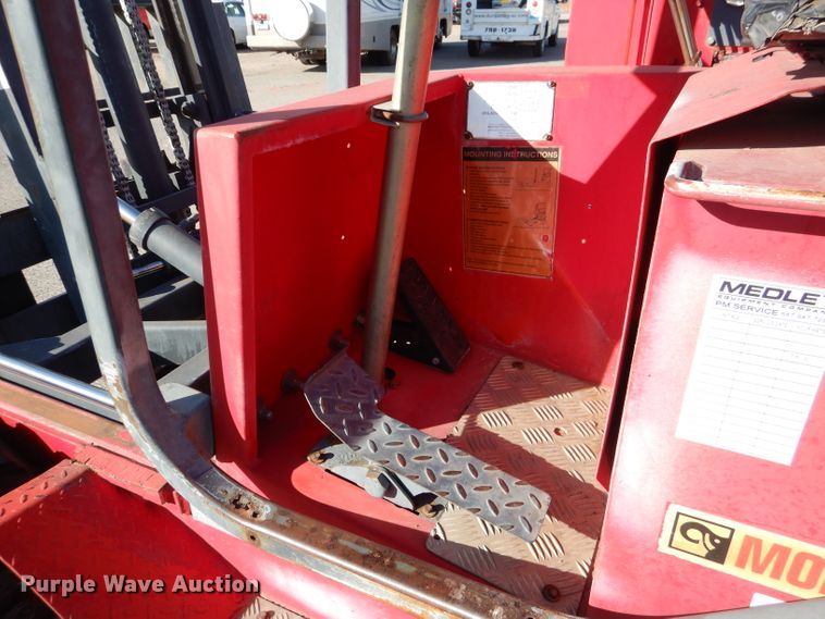 image for item DJ8884 2000 Moffett M5000  forklift