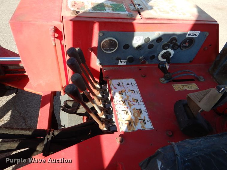 image for item DJ8884 2000 Moffett M5000  forklift