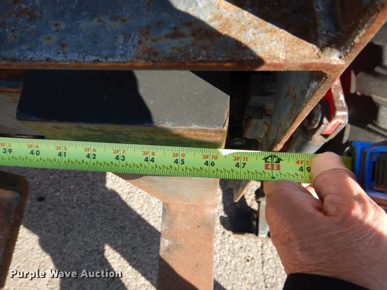 image for item DJ8884 2000 Moffett M5000  forklift