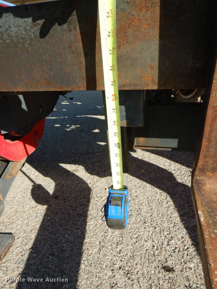 image for item DJ8884 2000 Moffett M5000  forklift