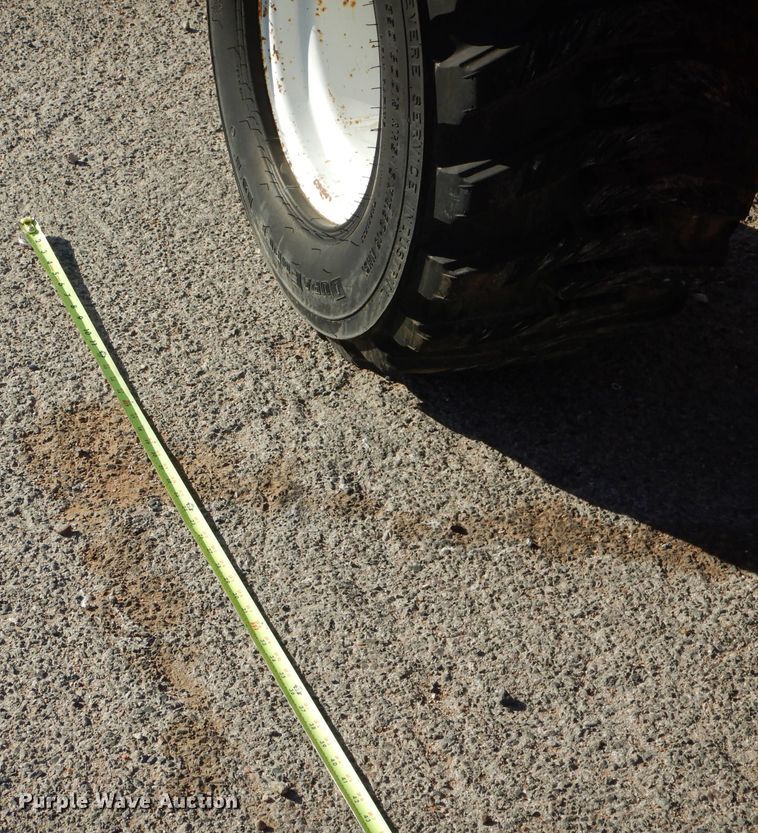 image for item DJ8884 2000 Moffett M5000  forklift