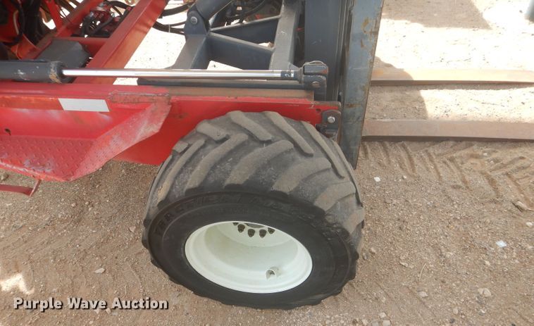 image for item DJ8884 2000 Moffett M5000  forklift