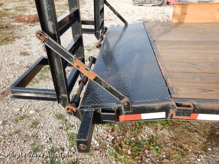 image for item DK1268 2015 H&H  utility trailer