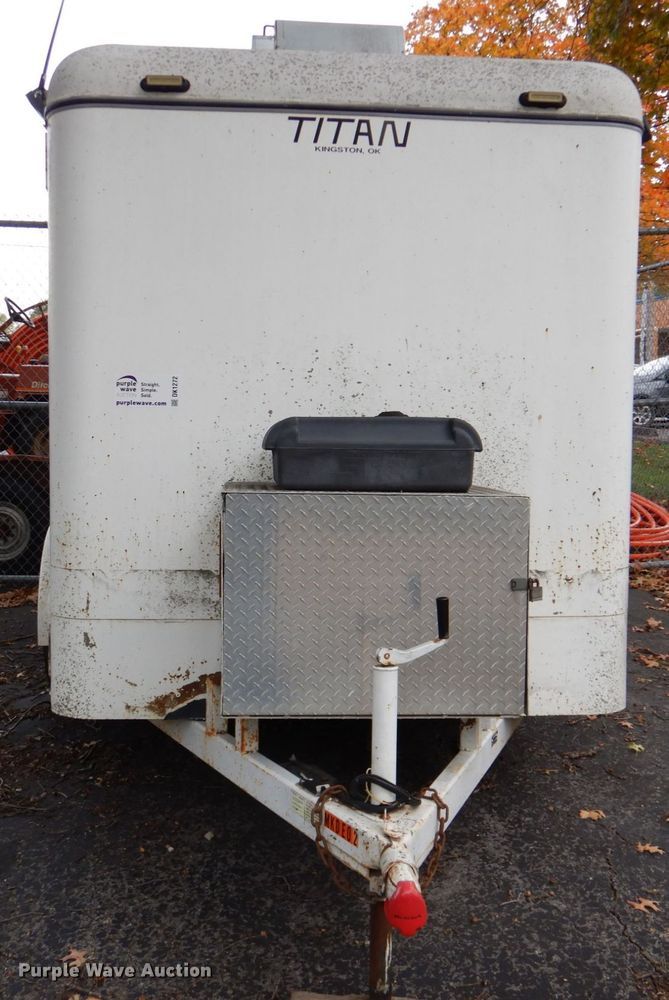 image for item DK1272 1999 Titan  enclosed cargo trailer