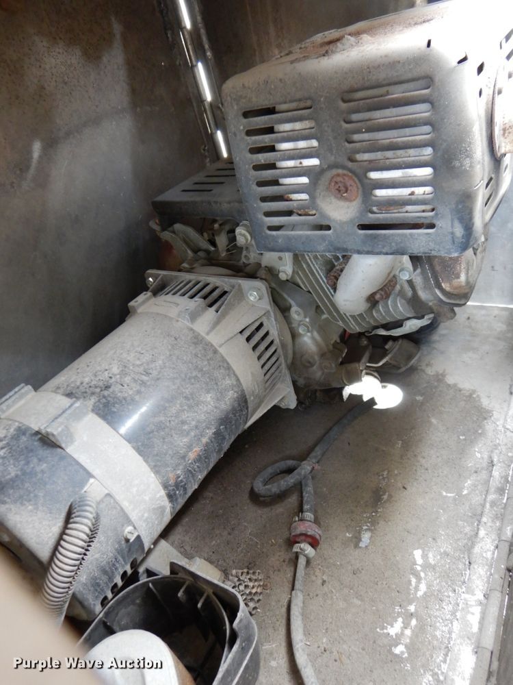 image for item DK1272 1999 Titan  enclosed cargo trailer