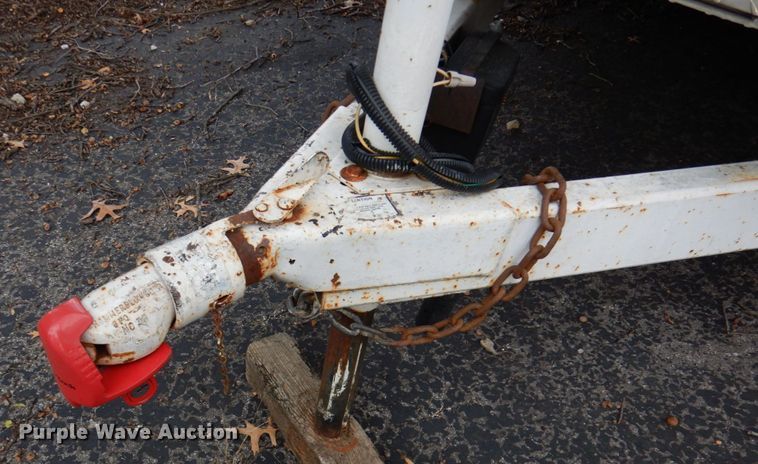 image for item DK1272 1999 Titan  enclosed cargo trailer