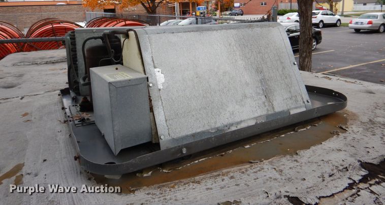 image for item DK1272 1999 Titan  enclosed cargo trailer