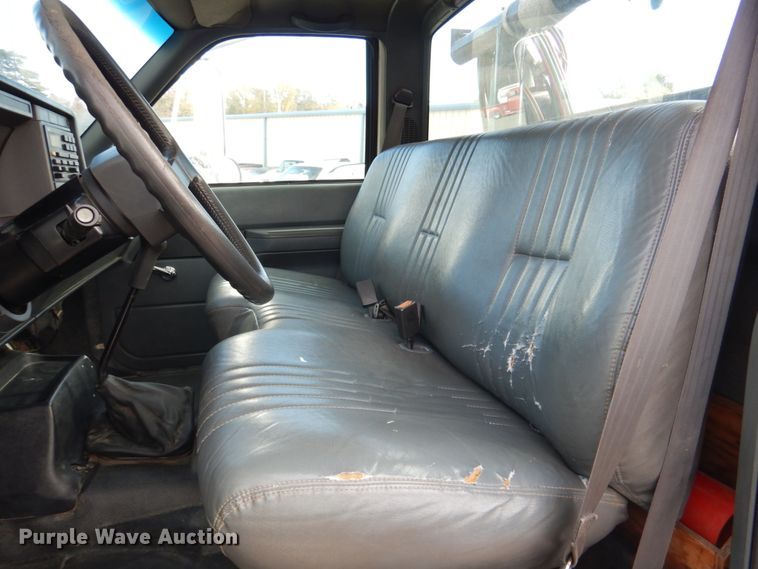 image for item DK1276 2001 Chevrolet C6500  utility / service truck