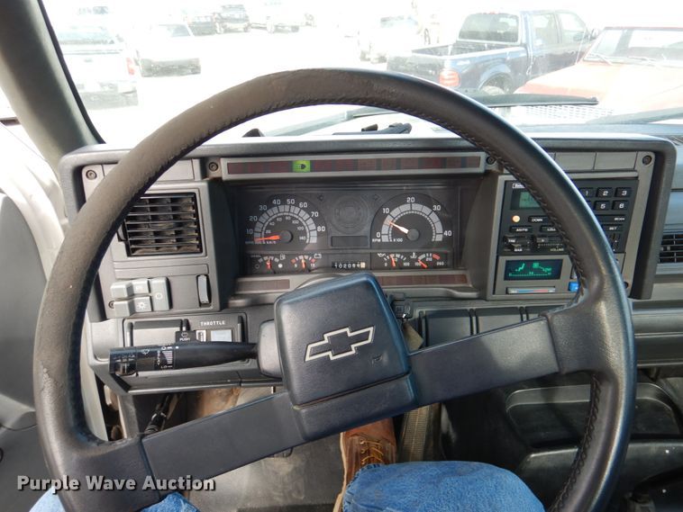 image for item DK1276 2001 Chevrolet C6500  utility / service truck