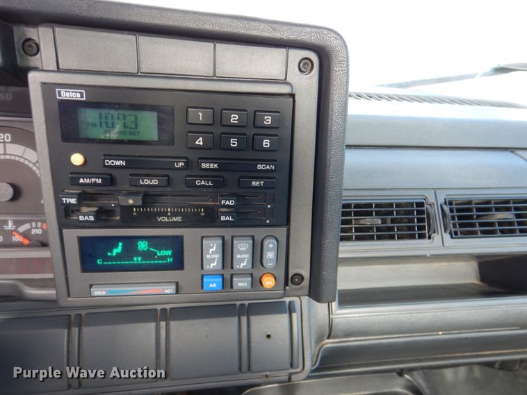 image for item DK1276 2001 Chevrolet C6500  utility / service truck