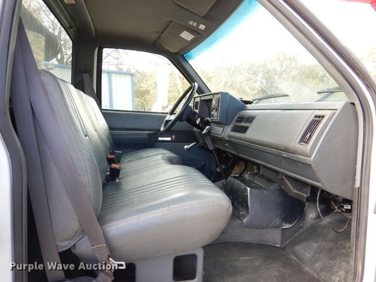 image for item DK1276 2001 Chevrolet C6500  utility / service truck