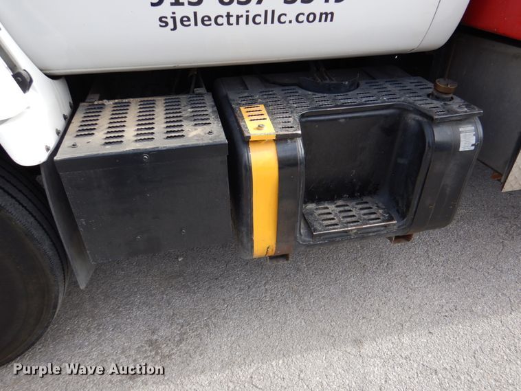 image for item DK1276 2001 Chevrolet C6500  utility / service truck