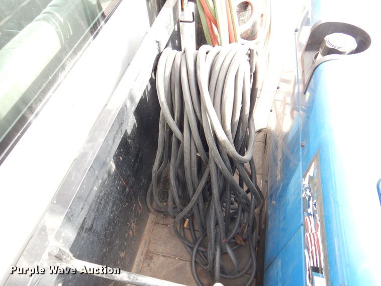 image for item DK1276 2001 Chevrolet C6500  utility / service truck