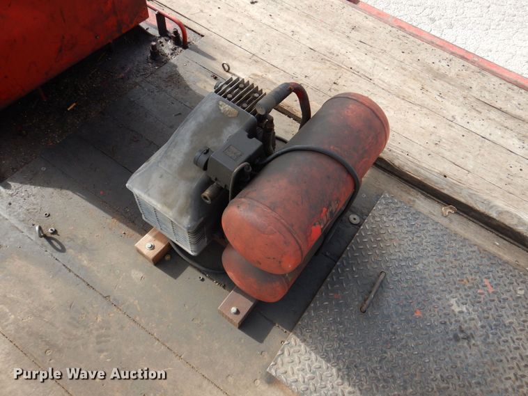 image for item DK1276 2001 Chevrolet C6500  utility / service truck