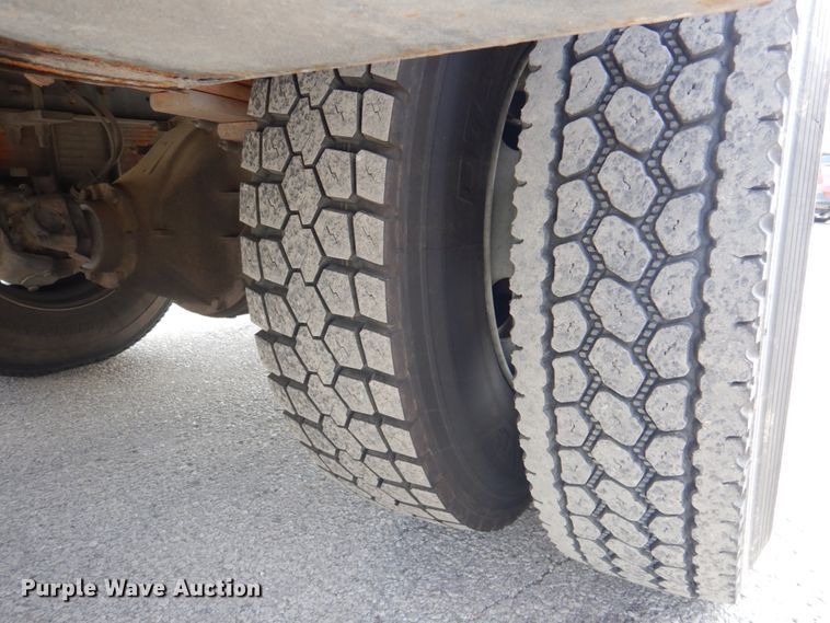 image for item DK1276 2001 Chevrolet C6500  utility / service truck