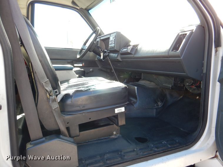 image for item DK1277 1995 Chevrolet Kodiak  flatbed truck with boom ladder