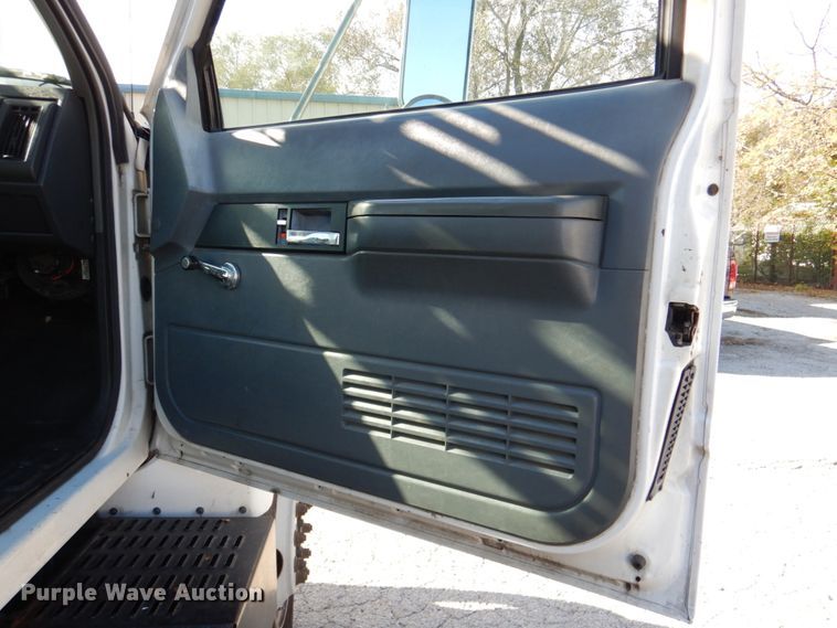 image for item DK1277 1995 Chevrolet Kodiak  flatbed truck with boom ladder