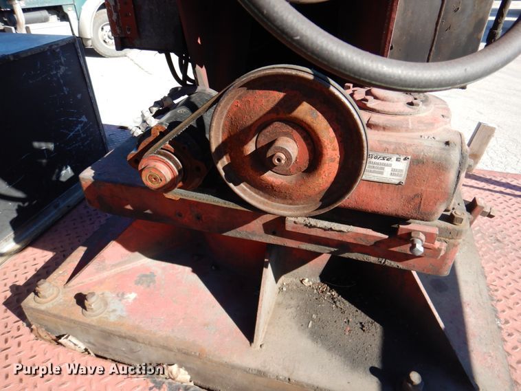 image for item DK1277 1995 Chevrolet Kodiak  flatbed truck with boom ladder