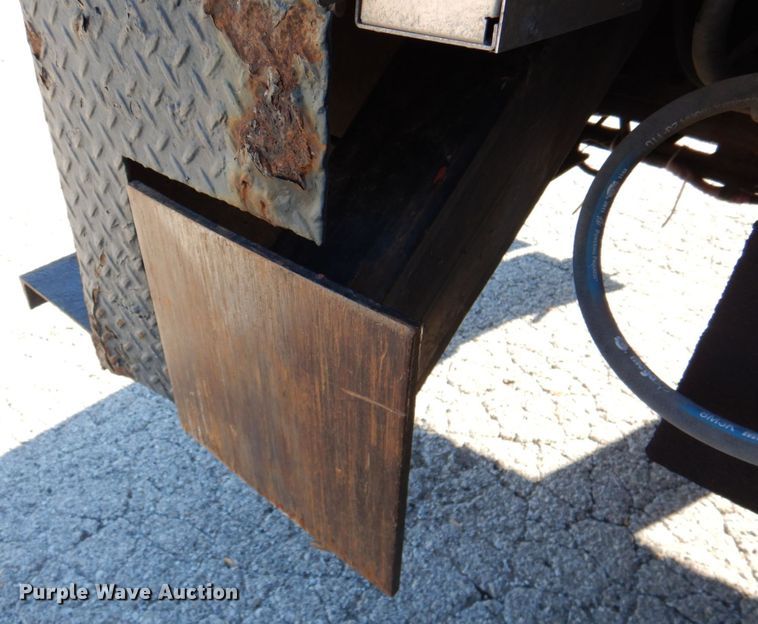 image for item DK1277 1995 Chevrolet Kodiak  flatbed truck with boom ladder