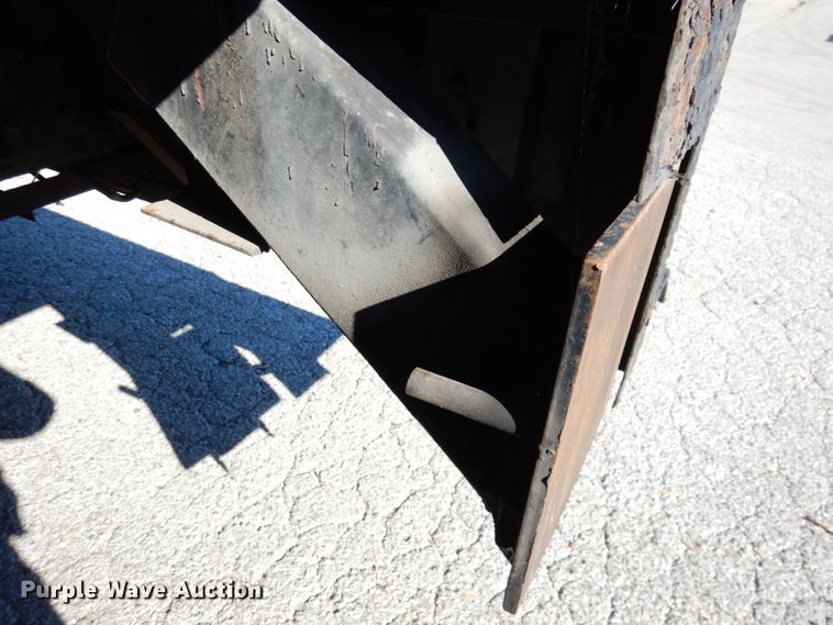 image for item DK1277 1995 Chevrolet Kodiak  flatbed truck with boom ladder