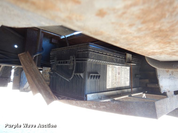 image for item DK1277 1995 Chevrolet Kodiak  flatbed truck with boom ladder