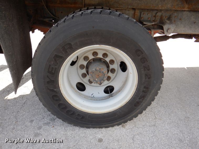 image for item DK1277 1995 Chevrolet Kodiak  flatbed truck with boom ladder