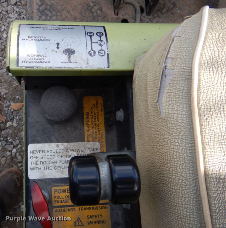 image for item DK1329 1992 Cushman 898630  utility vehicle