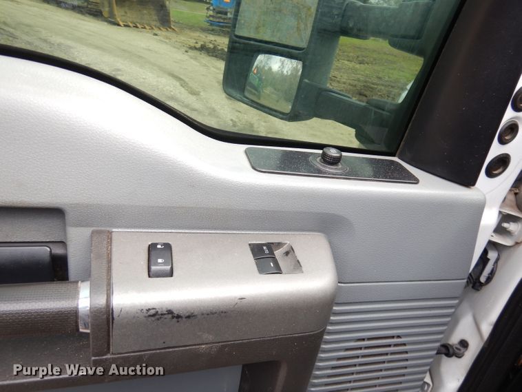 image for item DK3108 2012 Ford F550 Super Duty XLT  SuperCab flatbed truck