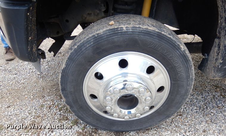 image for item DK3108 2012 Ford F550 Super Duty XLT  SuperCab flatbed truck