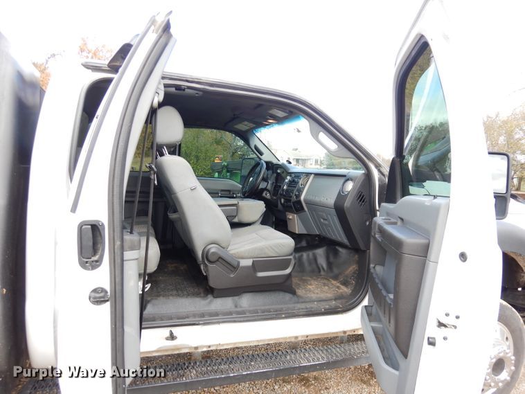 image for item DK3108 2012 Ford F550 Super Duty XLT  SuperCab flatbed truck