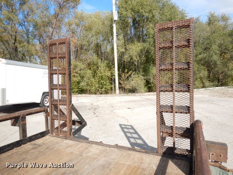 image for item DK3123 2004 Texas Bragg  equipment trailer