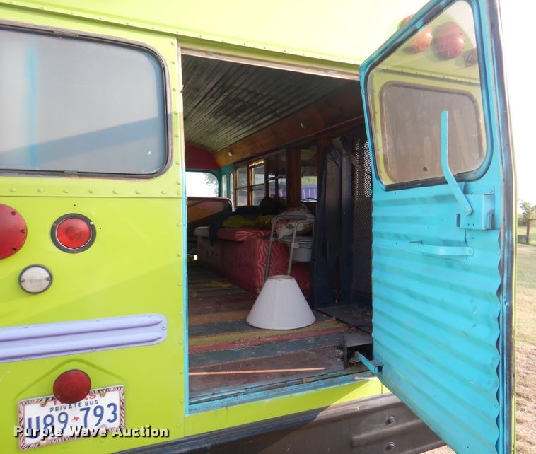 image for item DK8204 1995 International 3800 Blue Bird  school bus