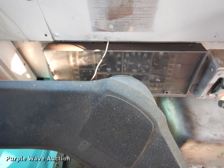 image for item DK8204 1995 International 3800 Blue Bird  school bus