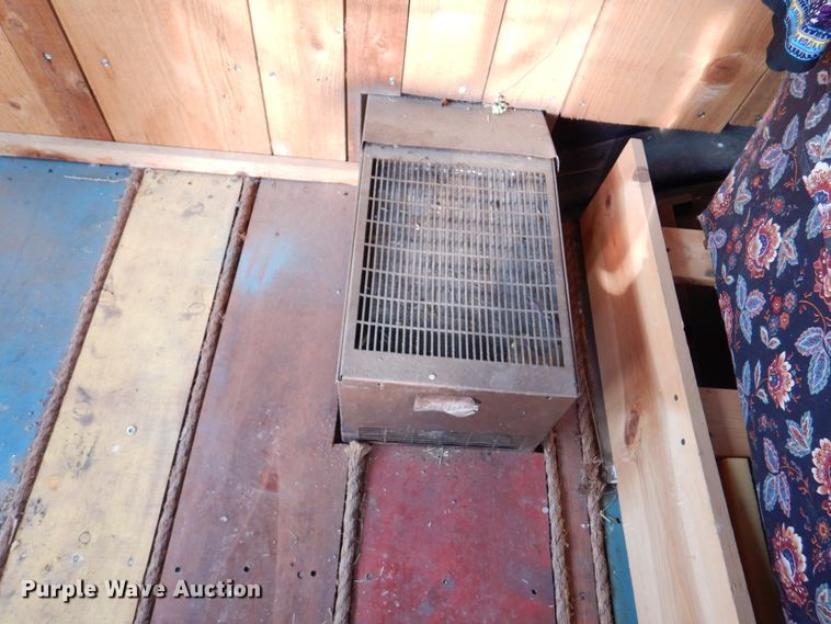 image for item DK8204 1995 International 3800 Blue Bird  school bus